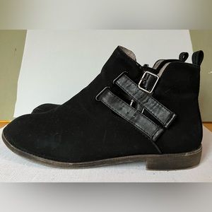 London Rebel black leather flat boot